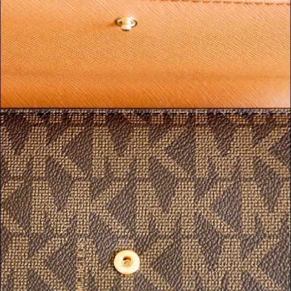 Nwt Michael Kors Large Carryall Wallet Brown snap - Picture 4 of 8